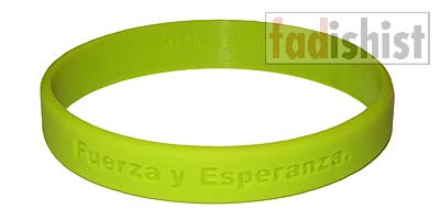 'Fuerza y Esperanza.' Green Cancer Wristband/Bracelet (Spanish)